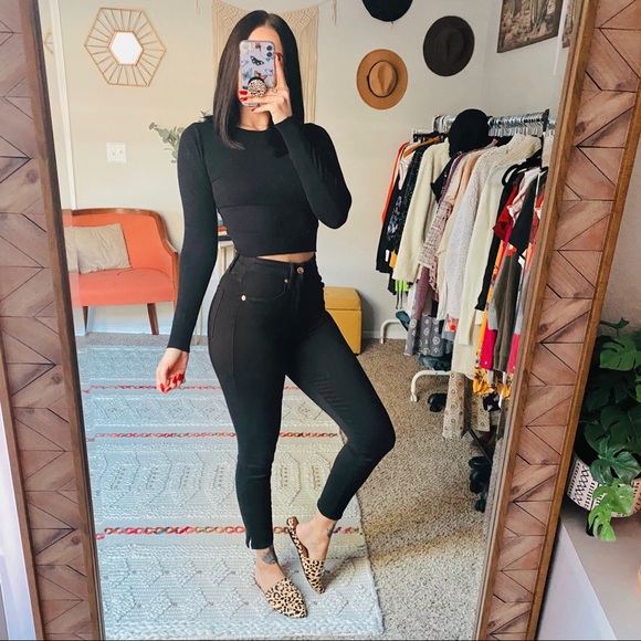 photo Good American Good Waist Crop Black poshmark